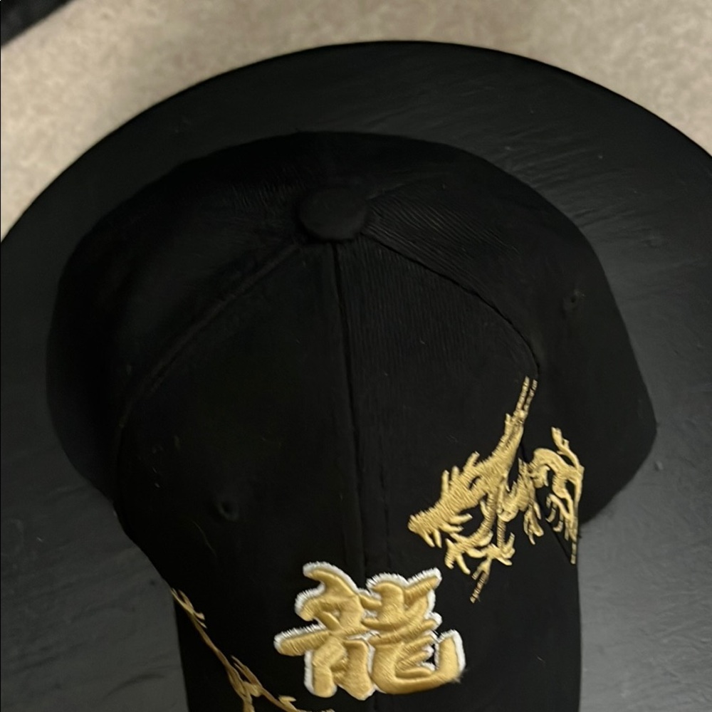 Gold Dragon Embroidery cap - Picture 6 of 13
